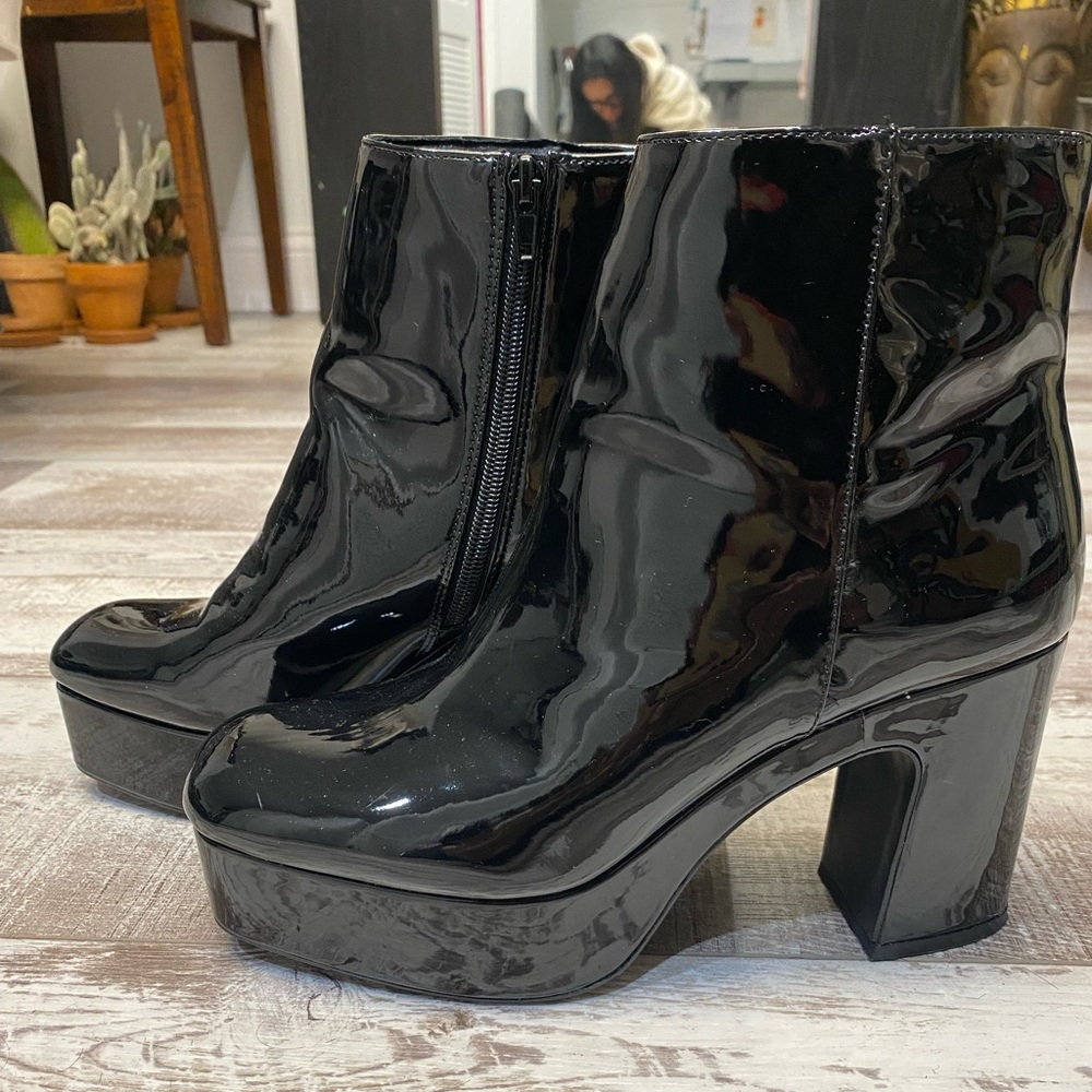 Chinese Laundry Platform boots